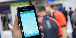 Tactilon Dabat - a dual-mode device for TETRA and LTE